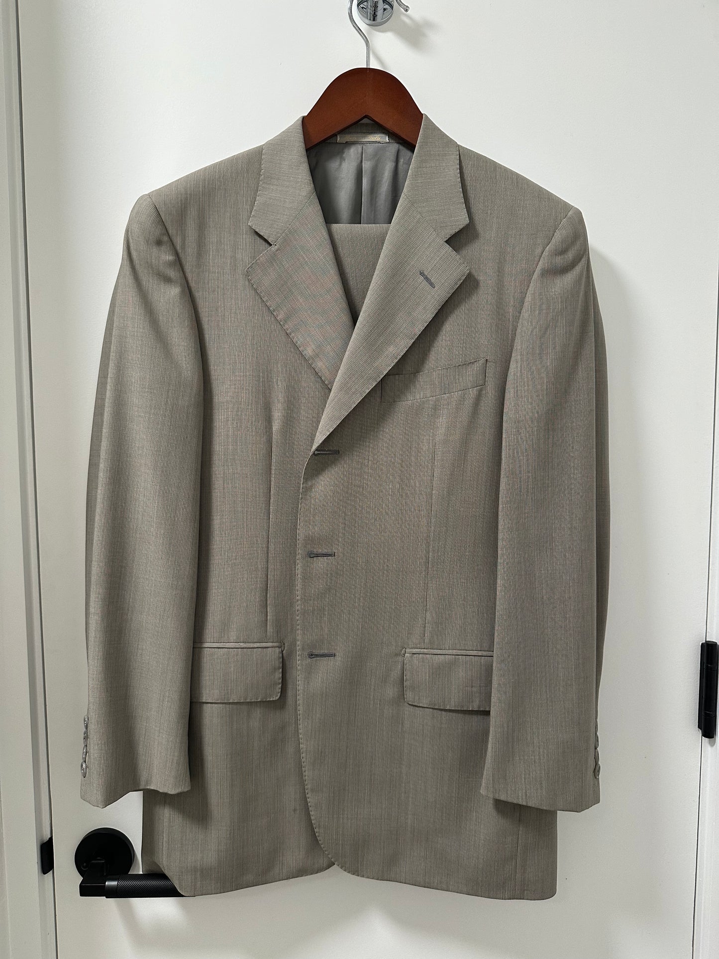 Corneliani Linea Sartoria Light Grey Suit — Super 100 Wool (48R)